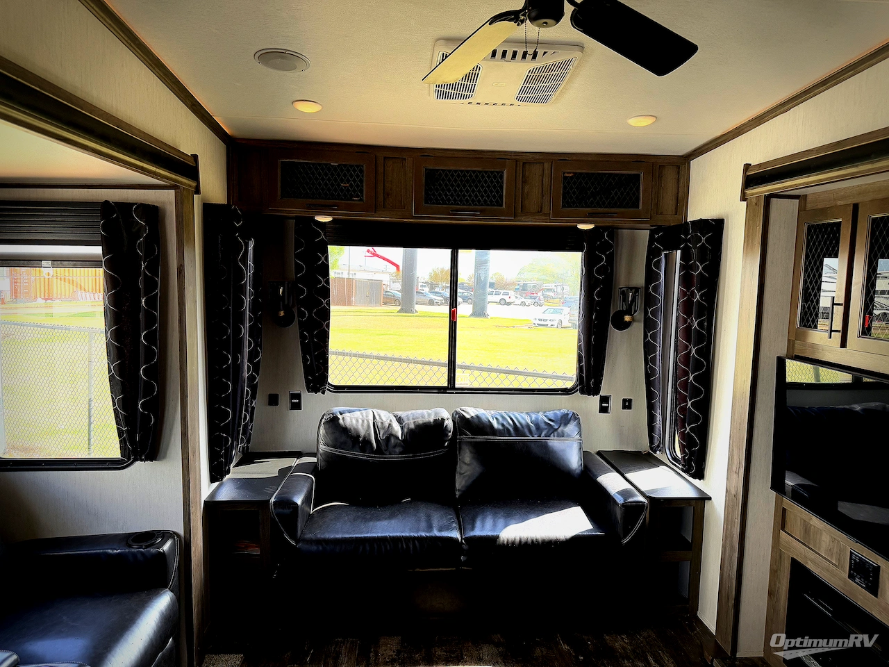 2022 Forest River Sabre 38DBQ Photo 6