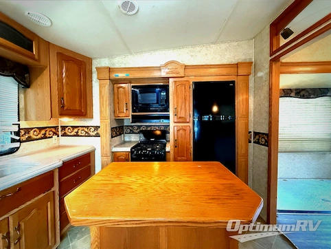 2007 Keystone Montana 3500 RL RV Photo 4