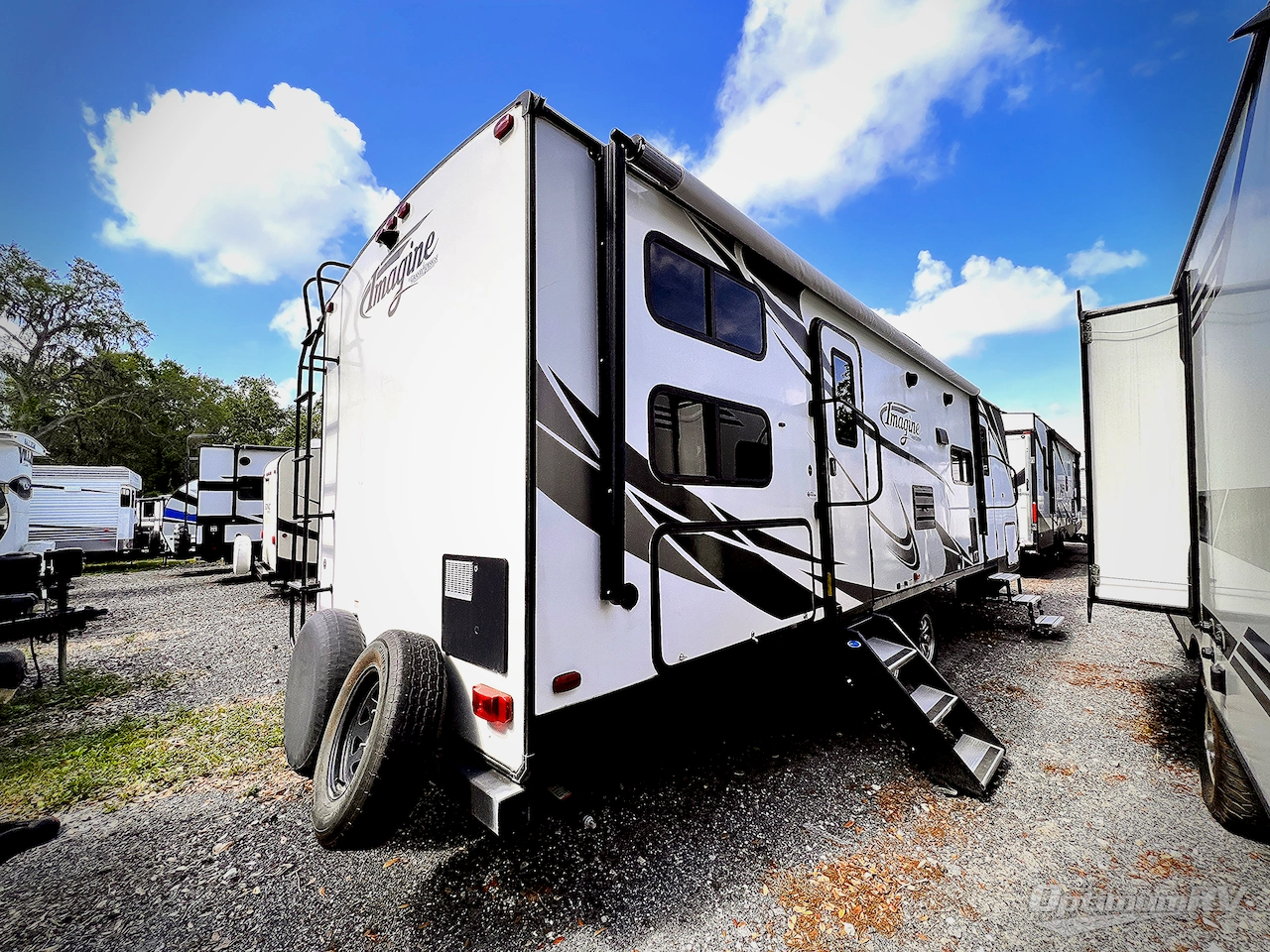 2018 Grand Design Imagine 2800BH Photo 3