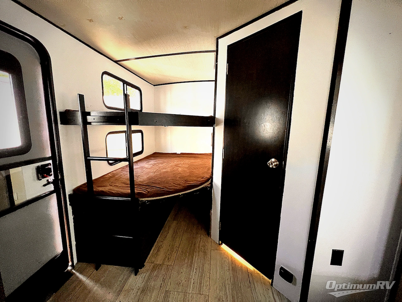 2018 Grand Design Imagine 2800BH Photo 15