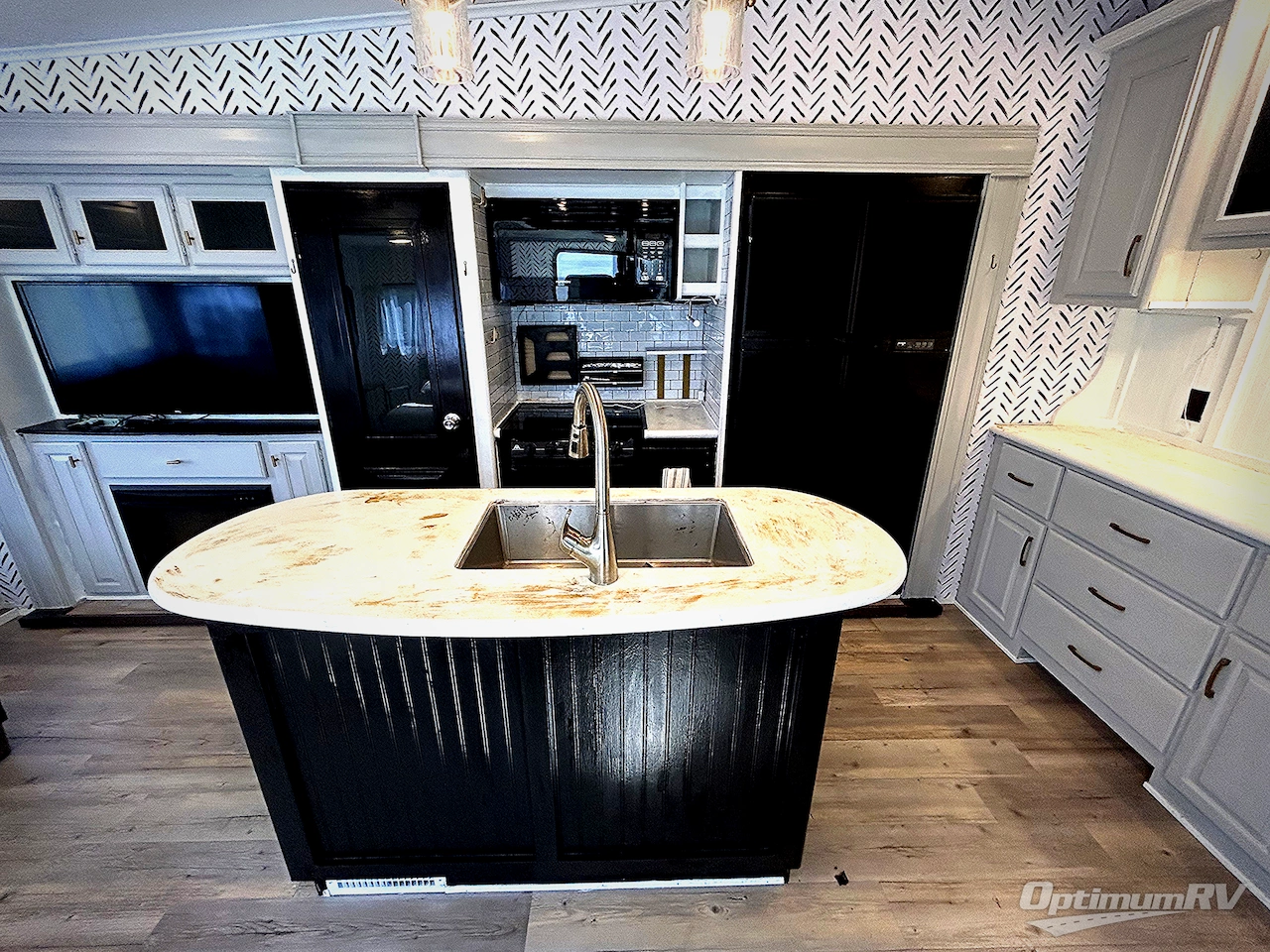 2017 Grand Design Reflection 337RLS Photo 5