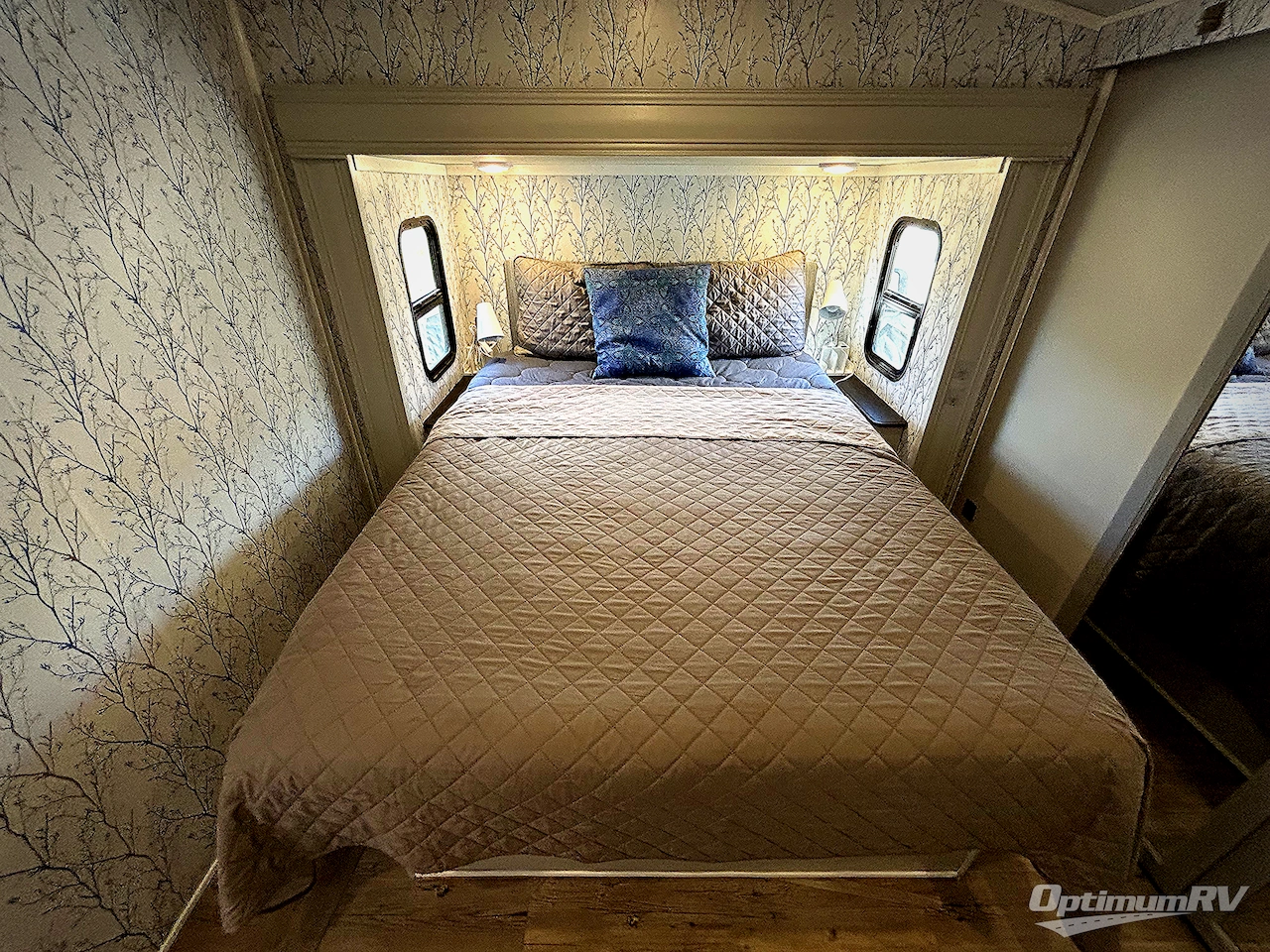 2017 Grand Design Reflection 337RLS Photo 8