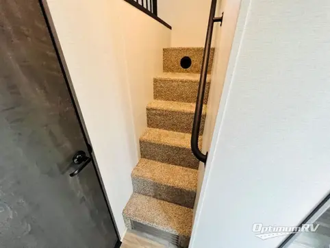 2025 Keystone Retreat 39LOFT RV Photo 4