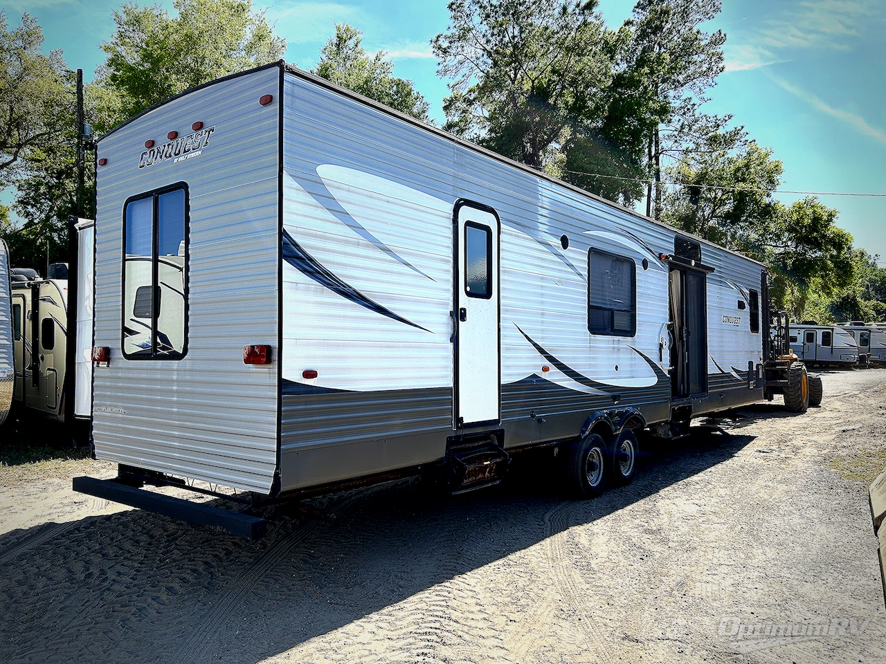 2015 Gulf Stream Conquest 40DEN Photo 2