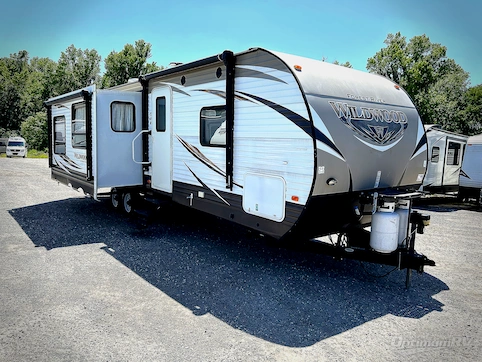 Used 2017 Forest River Wildwood 27REI Featured Photo