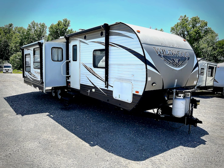 2017 Forest River Wildwood 27REI RV Photo 1