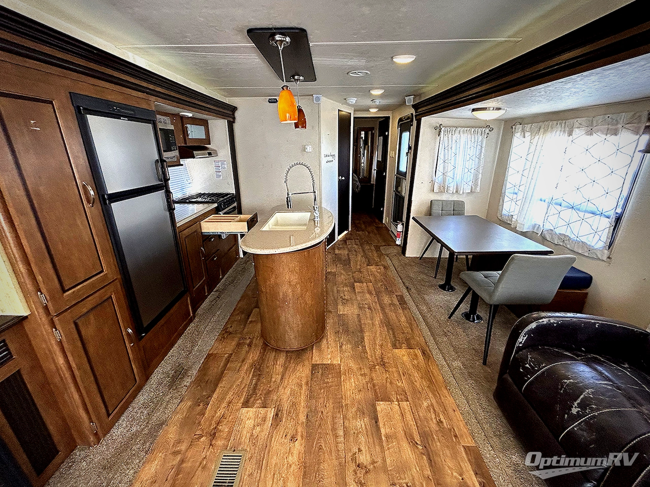 2017 Forest River Wildwood 27REI Photo 5