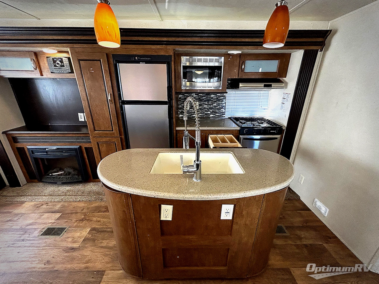 2017 Forest River Wildwood 27REI Photo 6