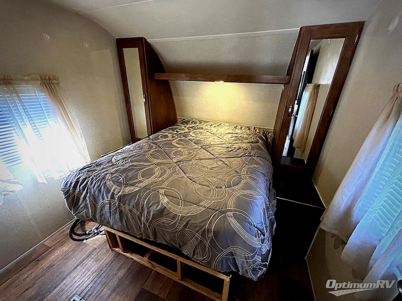 2017 Forest River Wildwood 27REI Photo 8