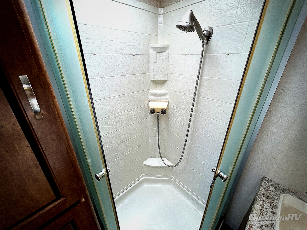 2017 Forest River Wildwood 27REI Photo 10