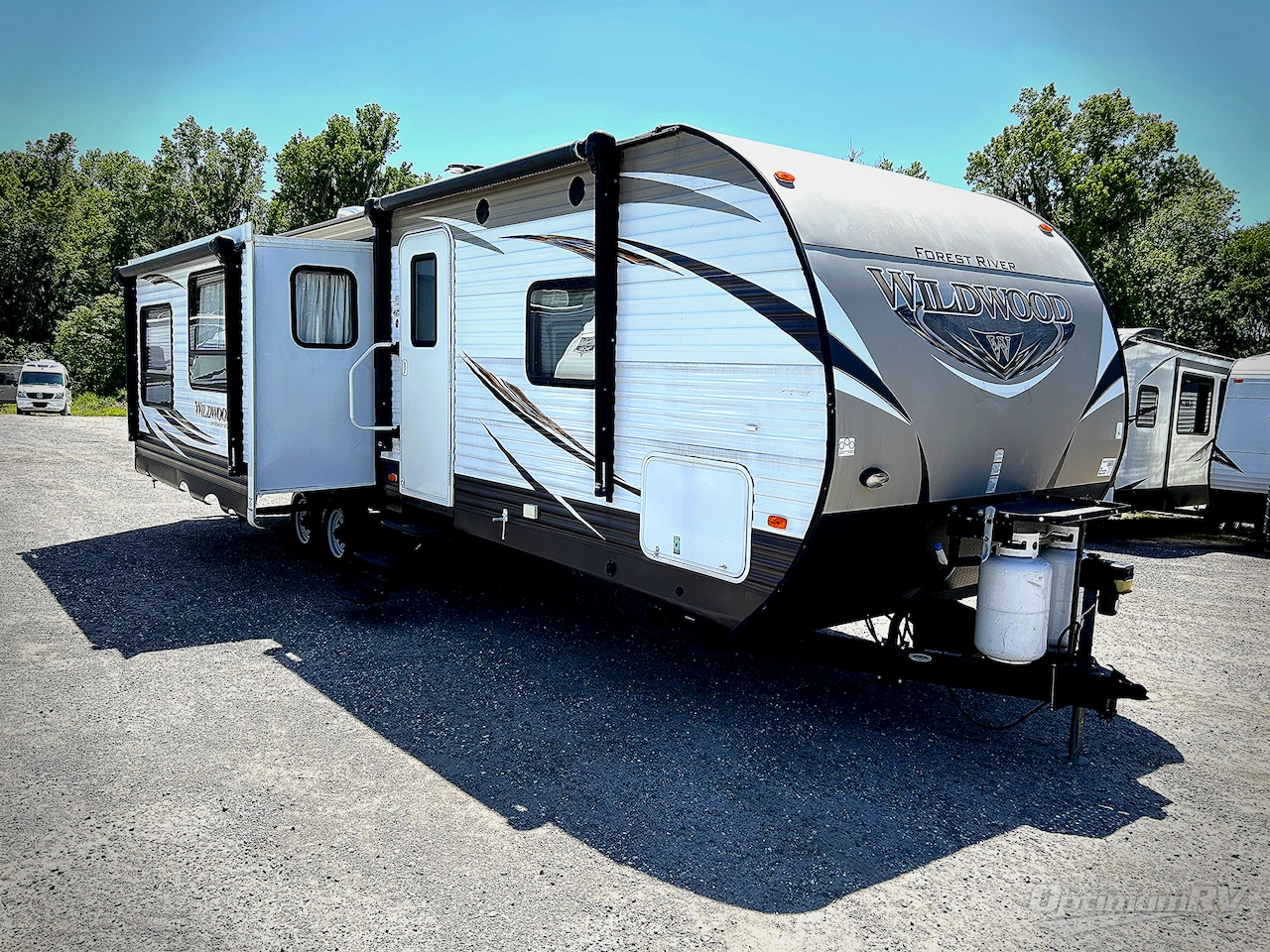 2017 Forest River Wildwood 27REI Photo 1