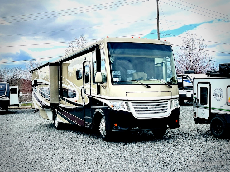 2017 Newmar Bay Star 3306 RV Photo 1