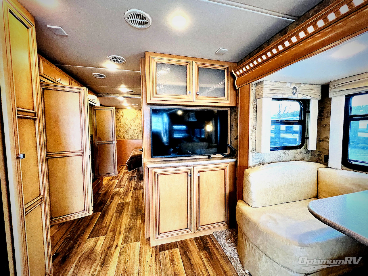 2017 Newmar Bay Star 3306 Photo 12