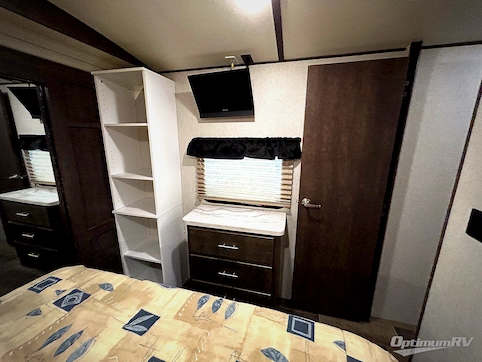 2019 CrossRoads Sunset Trail Super Lite SS330SI RV Photo 3