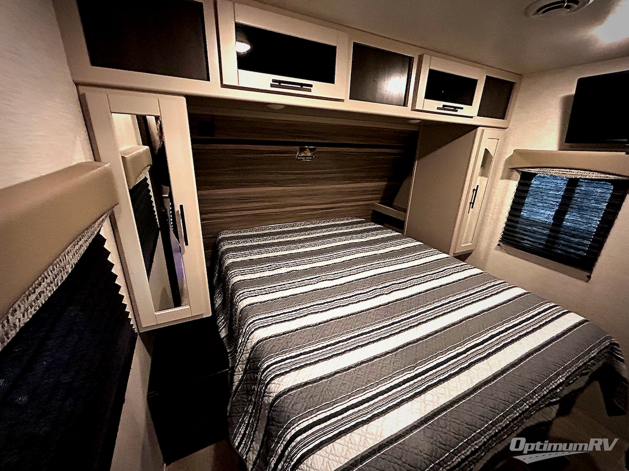 2021 CrossRoads Cruiser Aire CR33BHB Photo 7