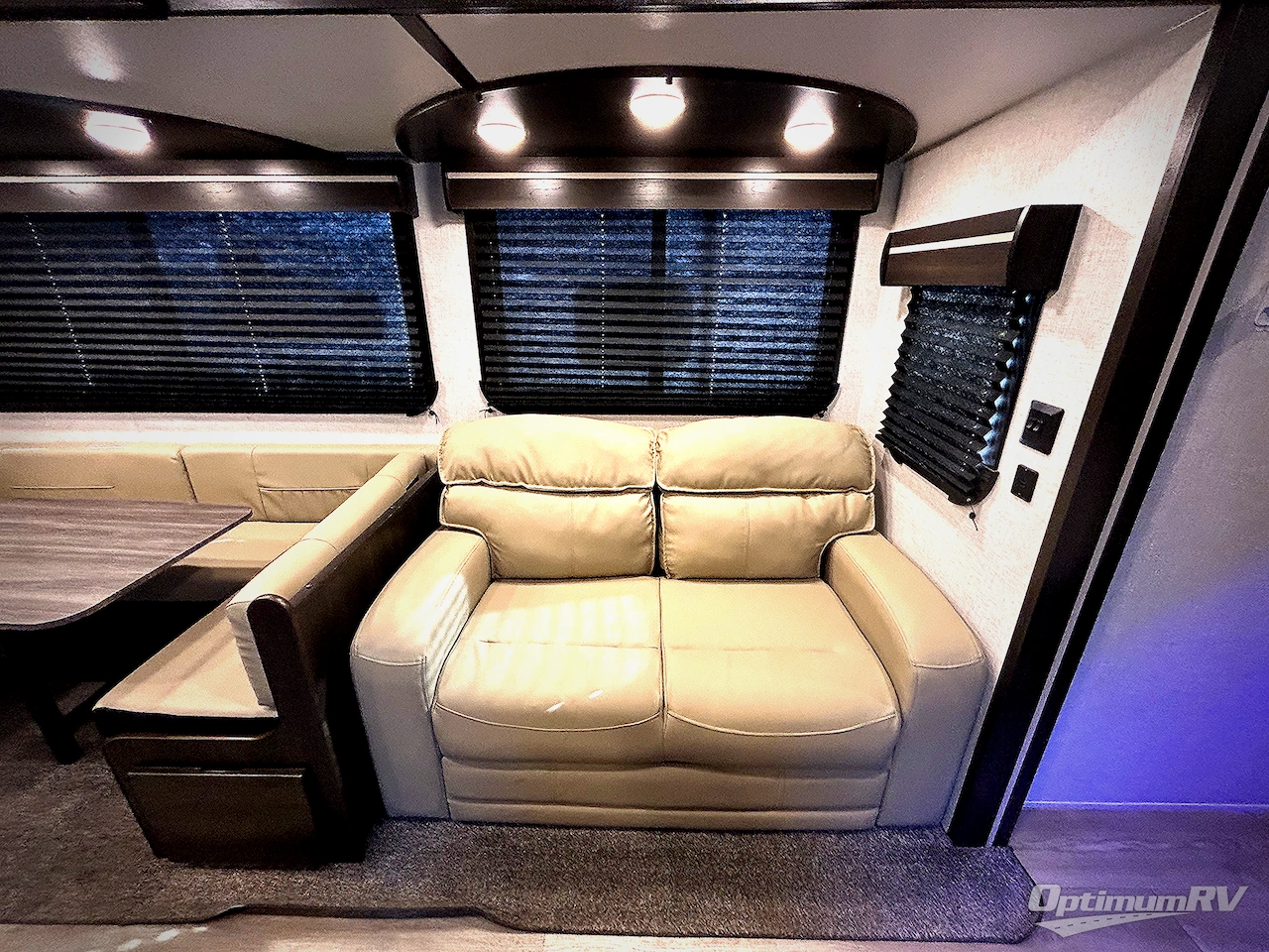 2021 CrossRoads Cruiser Aire CR33BHB Photo 13