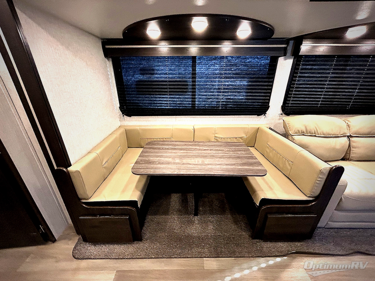 2021 CrossRoads Cruiser Aire CR33BHB Photo 14