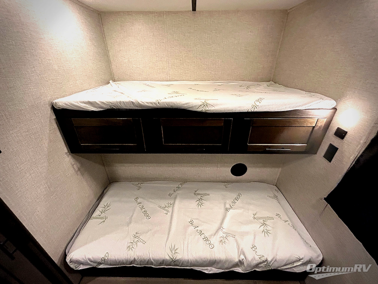 2021 CrossRoads Cruiser Aire CR33BHB Photo 17