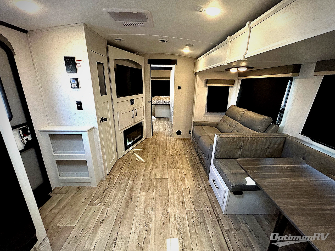 2024 Dutchmen Astoria 2913FK Photo 3