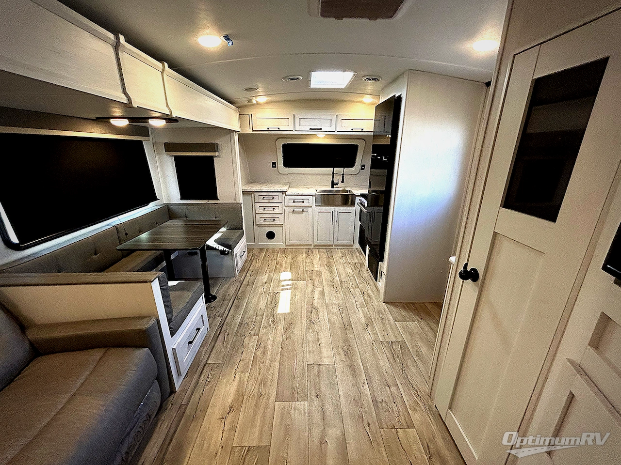 2024 Dutchmen Astoria 2913FK Photo 4