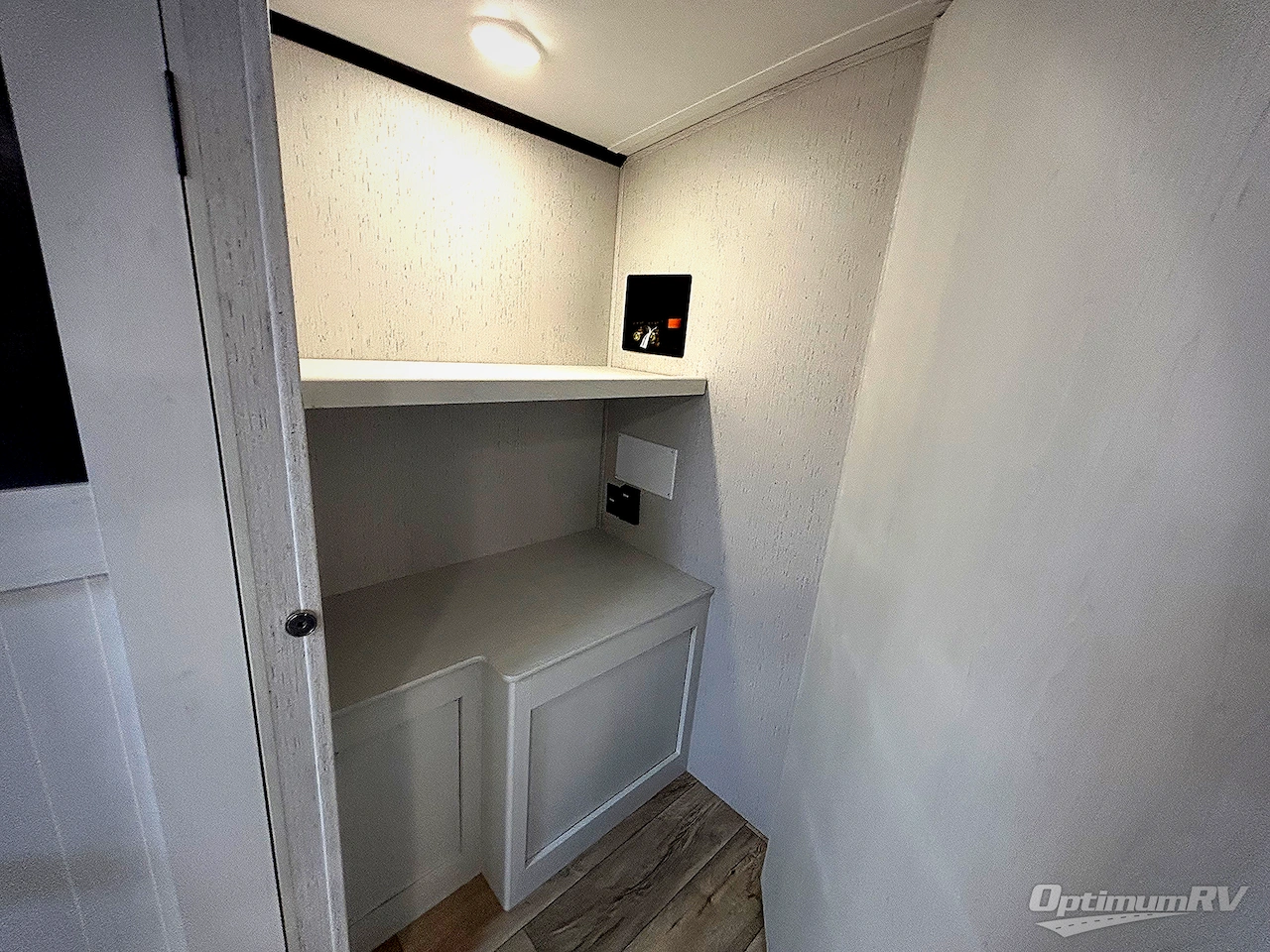 2024 Dutchmen Astoria 2913FK Photo 11