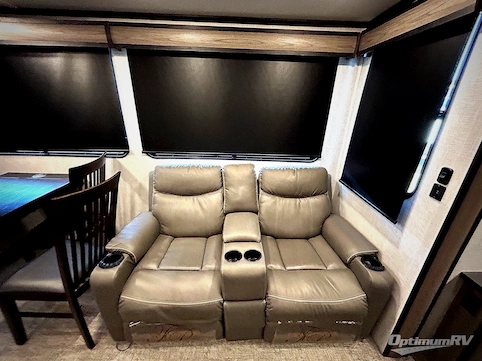 2022 CrossRoads Cameo CE3961MB RV Photo 4