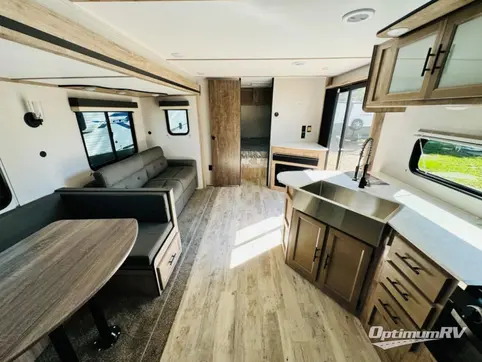 2024 Gulf Stream Kingsport 36FRSG RV Photo 2