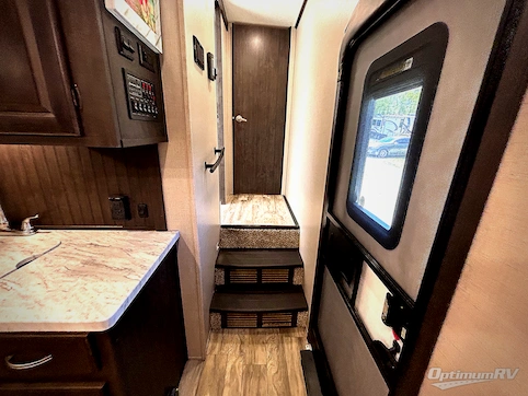 2020 Shasta Phoenix 381RE RV Photo 2