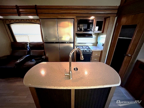 2016 Keystone Laredo 325RL RV Photo 2