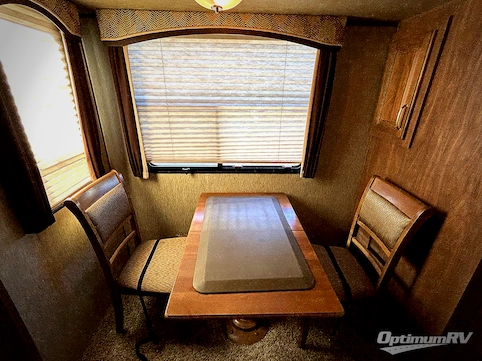 2016 Keystone Laredo 325RL RV Photo 4