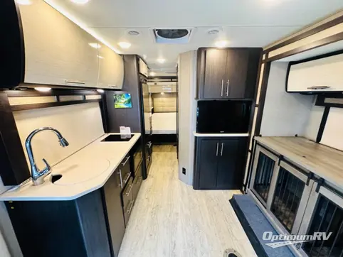 2018 Thor Gemini 24TX RV Photo 2