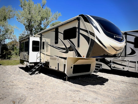 Used 2021 Grand Design Solitude S-Class 2930RL Featured Photo