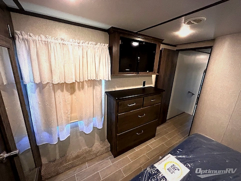2019 Keystone Montana High Country 331RL RV Photo 3