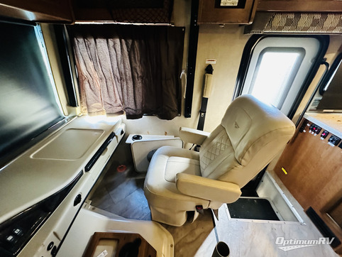 2017 Fleetwood Storm 36D RV Photo 2