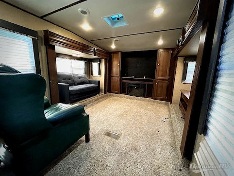 2018 Keystone Sprinter 3341FWFLS RV Photo 2