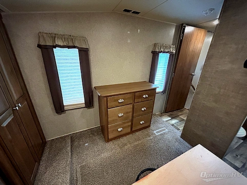 2017 Forest River Flagstaff Classic Super Lite 8528IKWS RV Photo 3