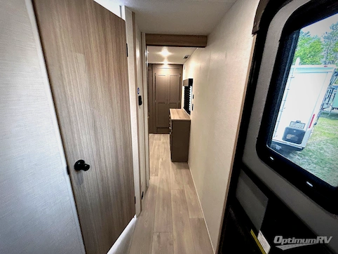 2025 KZ Sportsmen SE 303QBSE RV Photo 2