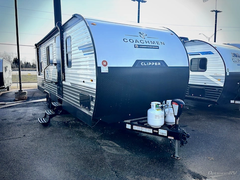 New 2025 Coachmen Clipper 5K Series 25QBH Featured Photo