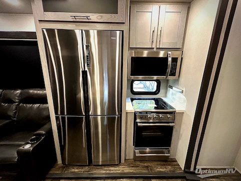2023 Keystone Fuzion 430 RV Photo 2