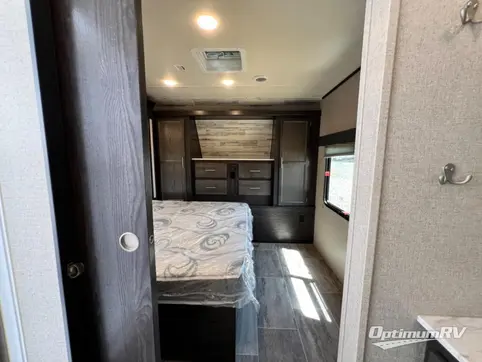 2020 Dutchmen Kodiak Ultimate 3211RLSL RV Photo 4