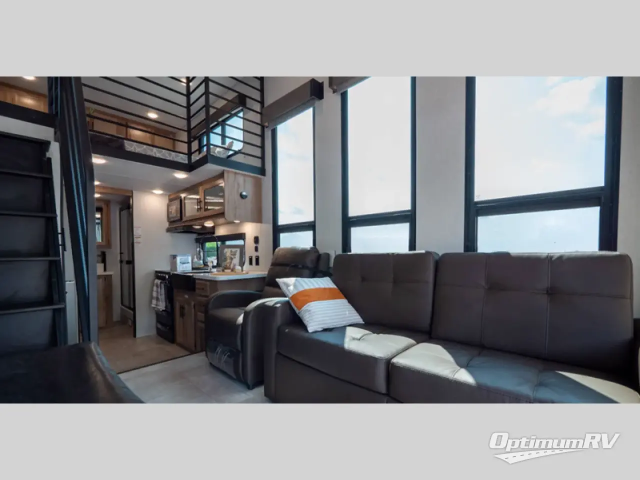 2025 Forest River Cherokee Black Label 16MLBL Photo 7