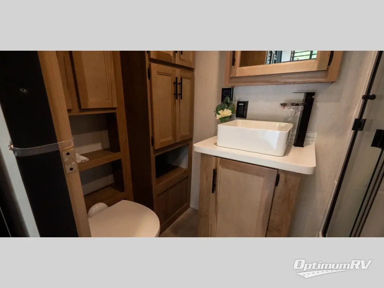 2025 Forest River Cherokee Black Label 16MLBL Photo 9