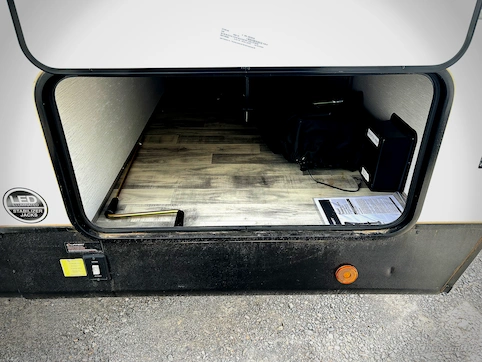 2022 Dutchmen Kodiak Ultra-Lite 296BHSL RV Photo 4