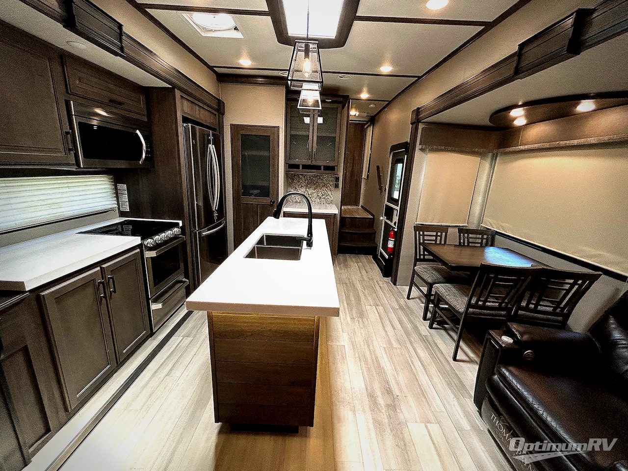 2021 Grand Design Solitude S-Class 2930RL Photo 3