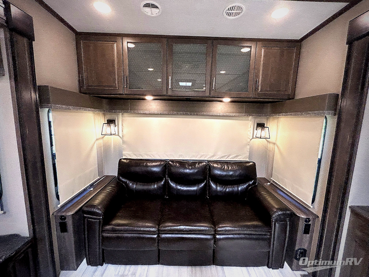 2021 Grand Design Solitude S-Class 2930RL Photo 15