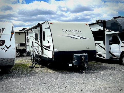 Used 2017 Keystone Passport 2670BH Grand Touring Featured Photo