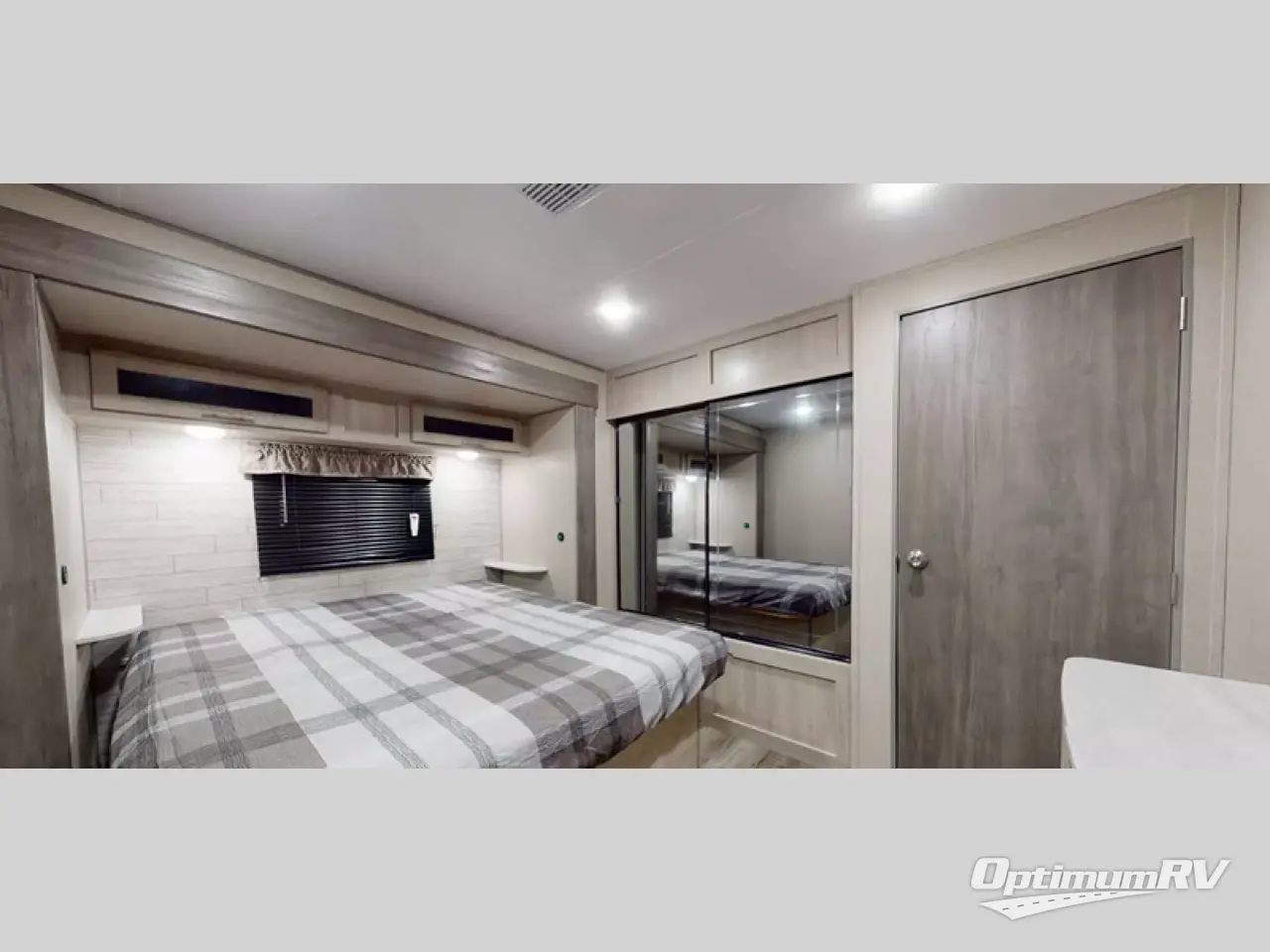 2023 Coachmen Catalina Legacy 343BHTS Photo 5