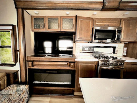 2021 Grand Design Solitude 310GK RV Photo 2