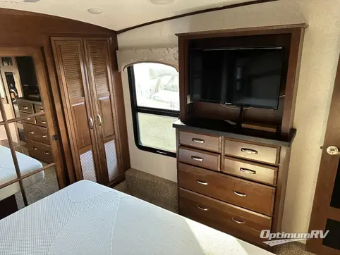 2017 Jayco Pinnacle 38REFS RV Photo 4