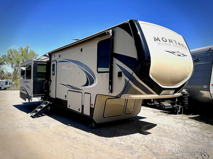 2019 Keystone Montana High Country 331RL RV Photo 1